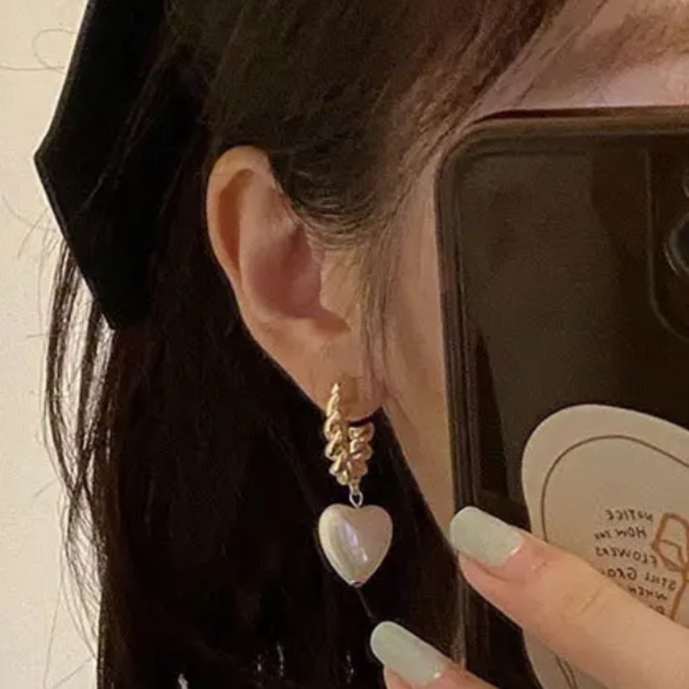 High-End Pearl C-Shaped Love Earrings with Retro Heart-Shaped Design